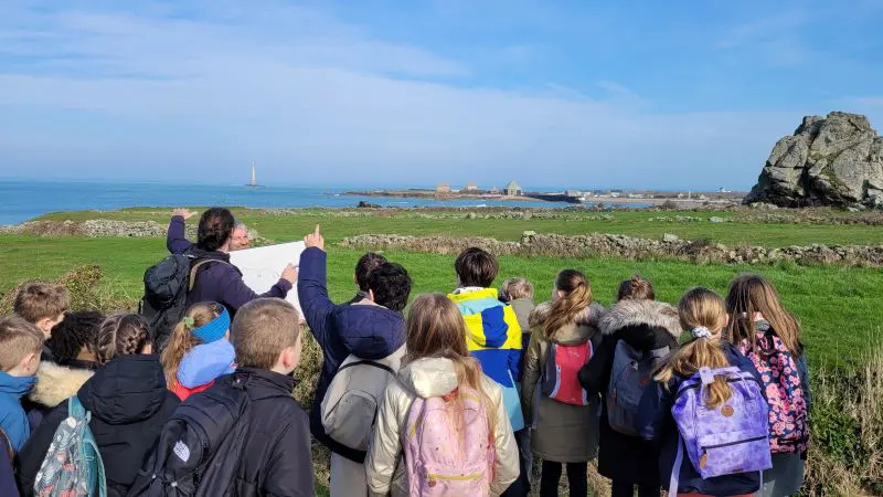 Default image illustrating the article "Geological field trip for the Tonneville school of the La Hague Geopark"